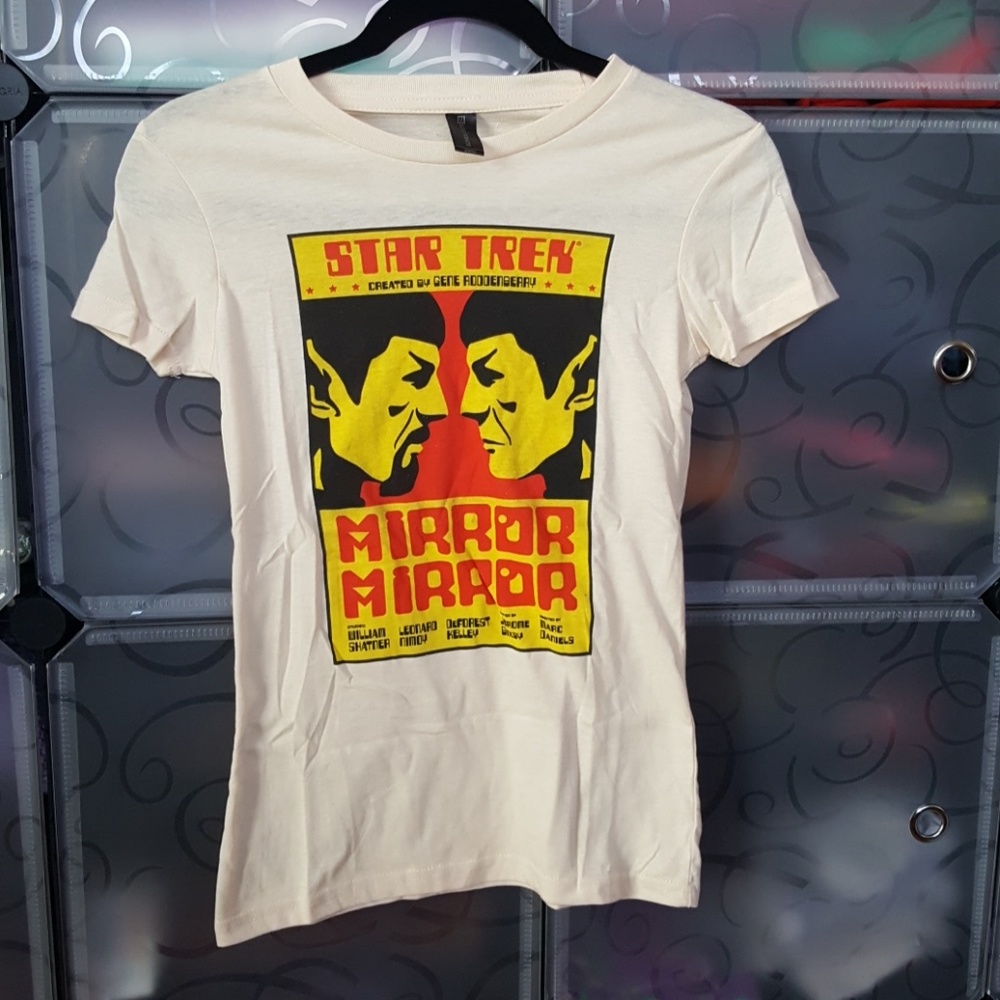 STAR TREK LOOTWEAR EXCLUSIVE SHIRT